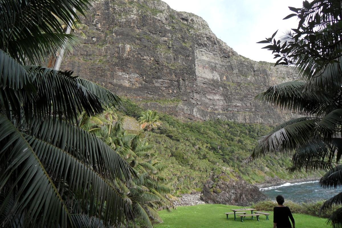 Hòn đảo nhỏ trên đường mòn Mt Lidgbird Đảo Lord Howe